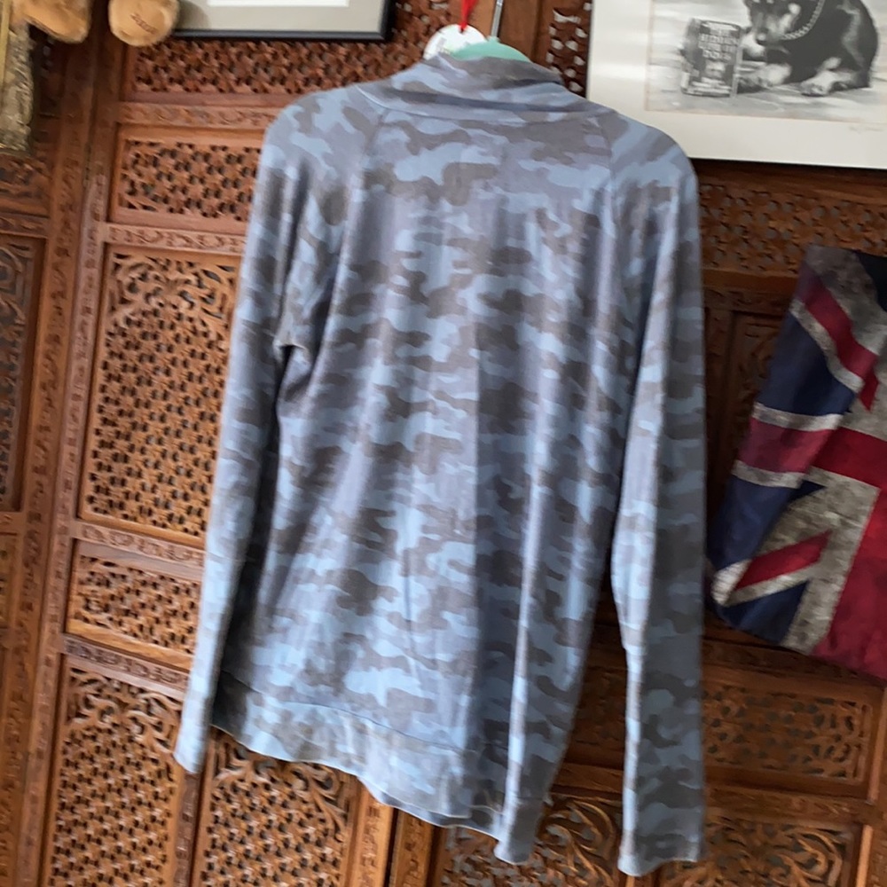 Chasor camo hoodie with thumb holes - Picture 3 of 7